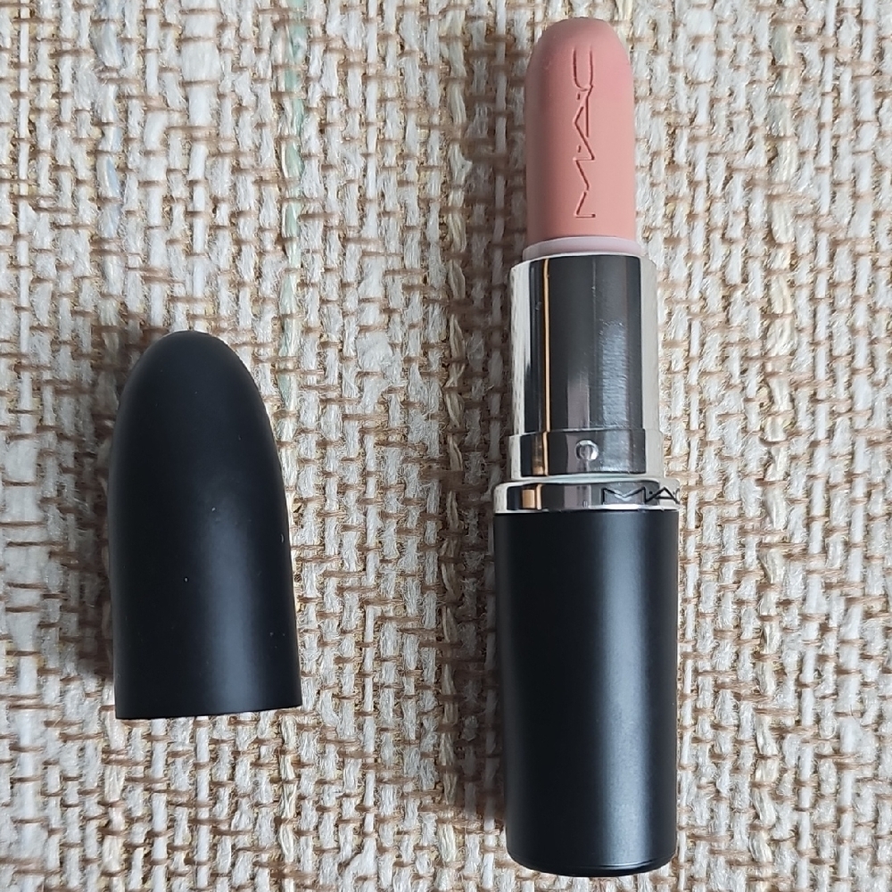 MAC Cosmetics Satin Lipstick in Soft Pink